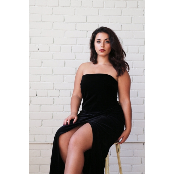 Allen Schwartz | Valvet high slit gown - Picture 2 of 3